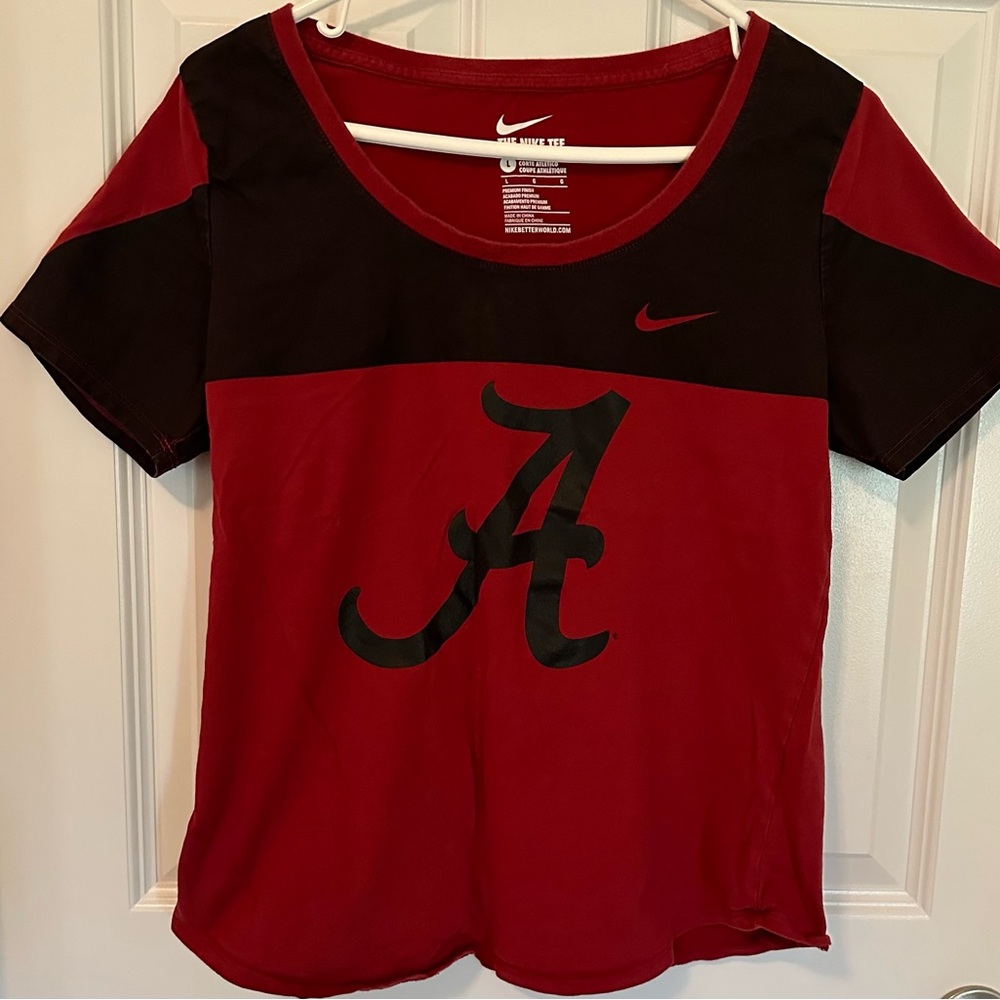 Nike Women’s Large 100% cotton Alabama crimson tide T-shirt